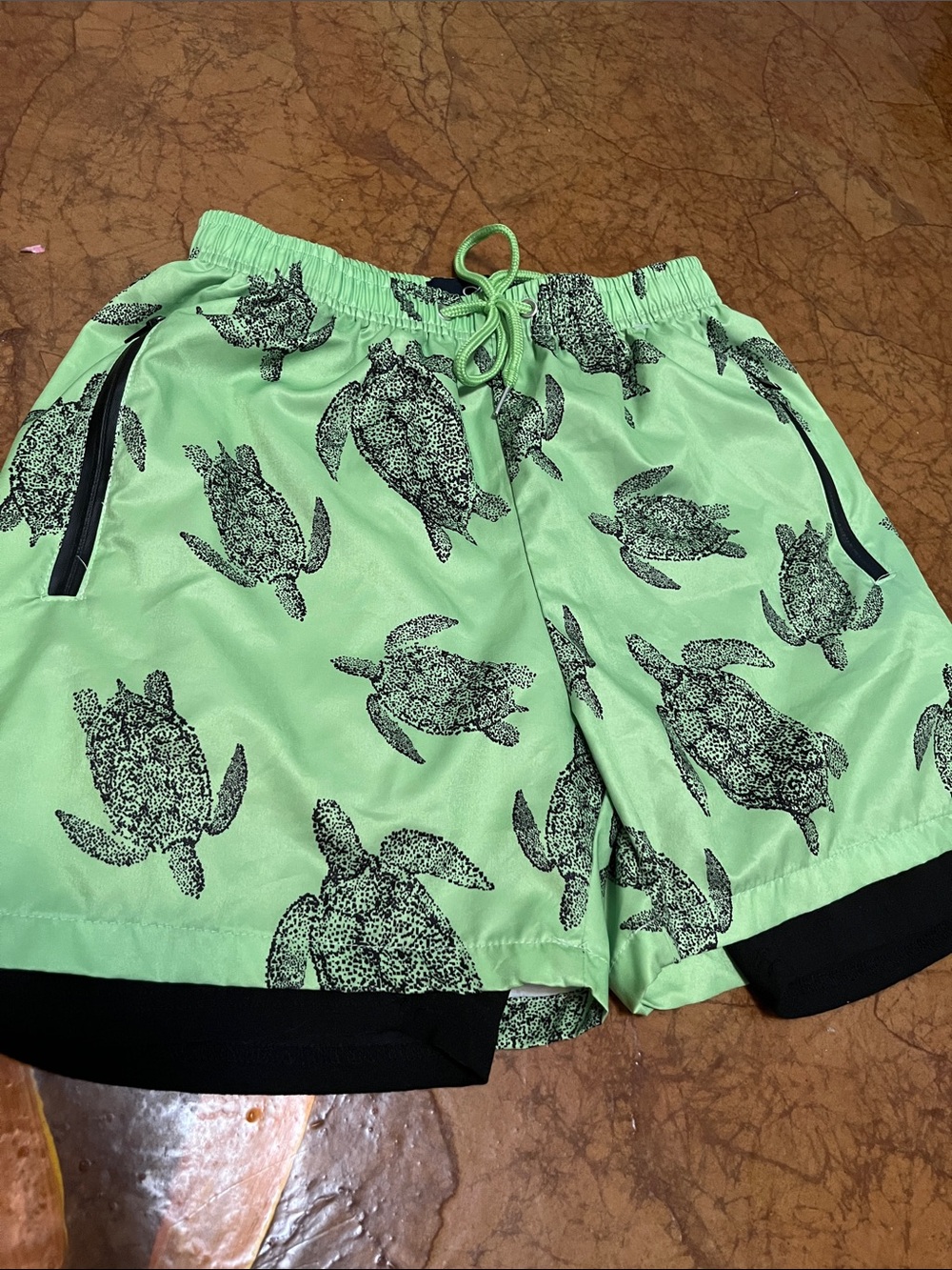 ICON Mint Green Turtle-Print Athletic Shorts men’s Size small